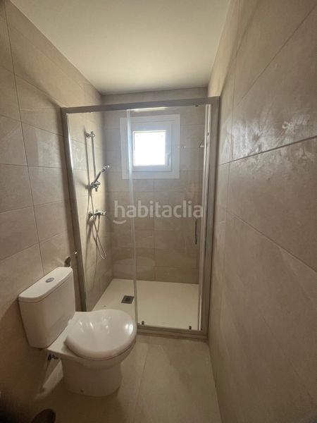 Foto f8c07040-2998-4840-b0d3-5f09ff953f40. Casa adossada amb aparcament piscina a Coria del Río