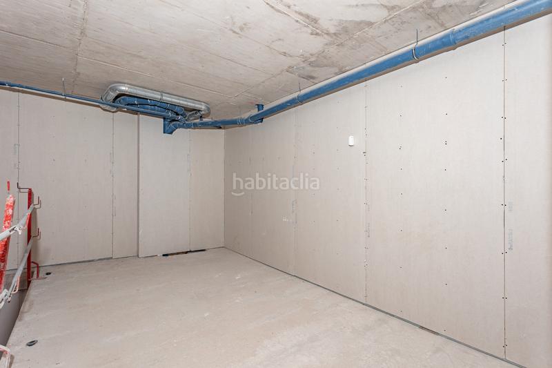 Foto 6556ee1f-e3e2-4538-8184-0a4a6f88afd0. Alquiler local comercial ¡local comercial esquinero en gran de sant andreu! en Barcelona