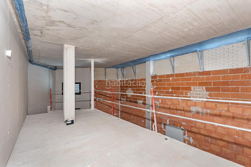 Foto ae30b14b-ec72-485c-9e85-917e03981be1. Alquiler local comercial ¡local comercial esquinero en gran de sant andreu! en Barcelona