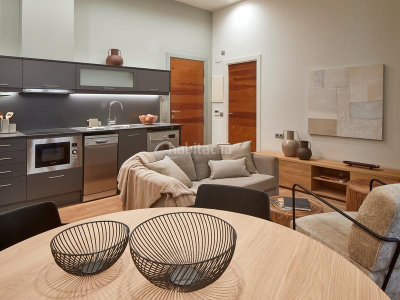 Foto 7d27aeec-b0cd-448f-a9ca-9aabcd281b93. Lloguer pis amb calefacció a Gòtic Barcelona