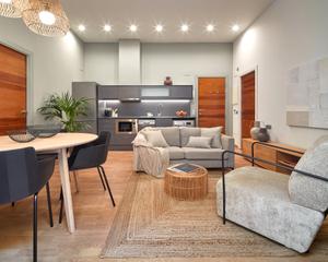 Location Appartement  Carrer del pi. Piso reformado y equipado en el corazón de barcelona!