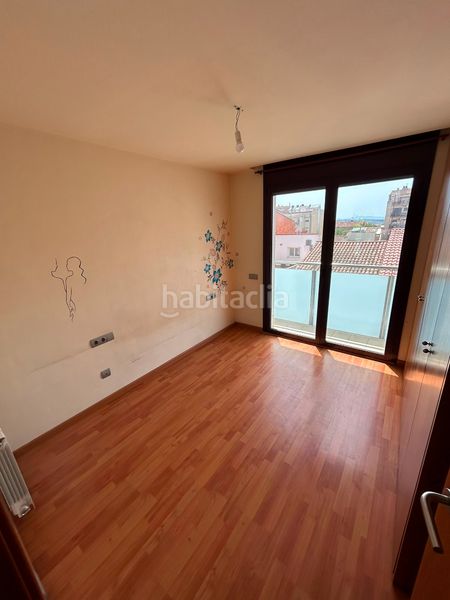 Foto ada2210b-1190-4389-9921-de694976e6c9. Àtic amb calefacció aparcament a Plaça Catalunya - Escola Industrial Terrassa