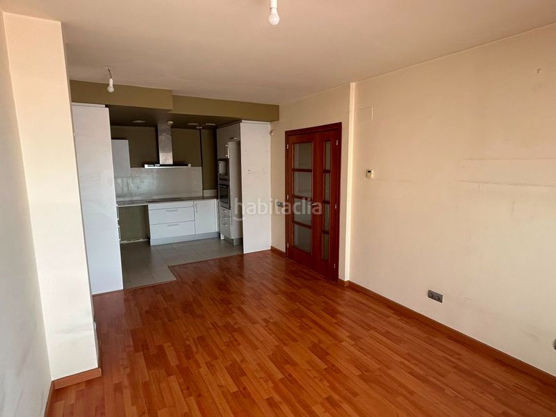 Foto ecf73dd6-d386-4148-a9a9-ff218f82e512. Àtic amb calefacció aparcament a Plaça Catalunya - Escola Industrial Terrassa