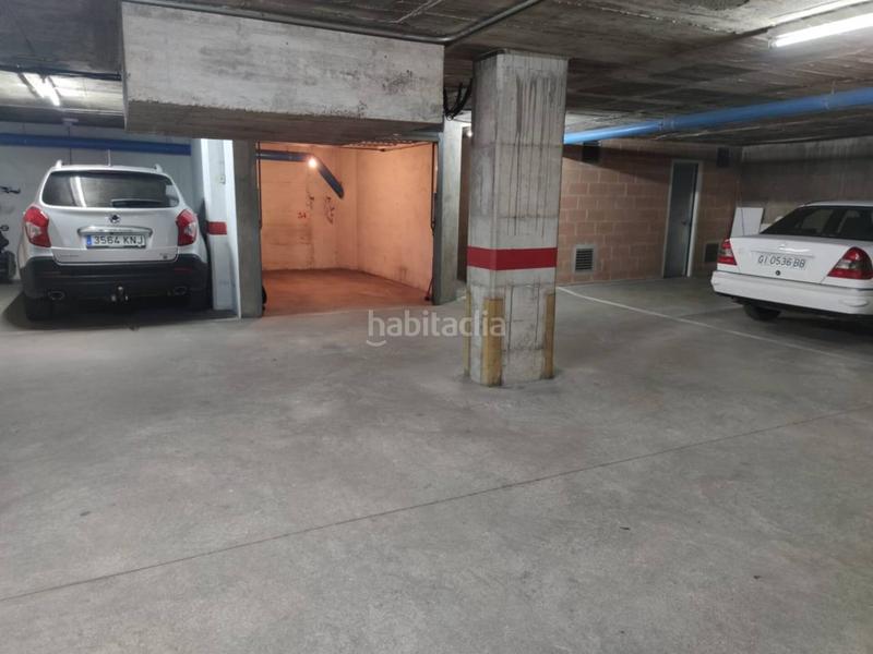 Foto 47622674-d1e0-4f1e-854d-196edfd90830. Parking voiture dans Santa Eugenia Girona