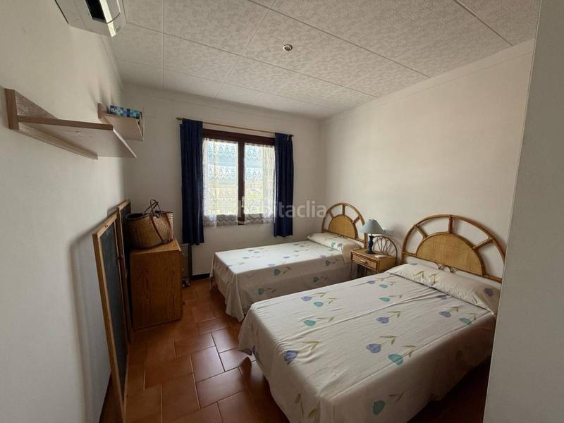 Foto 9b28dfb8-2654-43ad-b7bd-42719a8e1909. Casa adossada amb piscina a Riells Escala (L´)