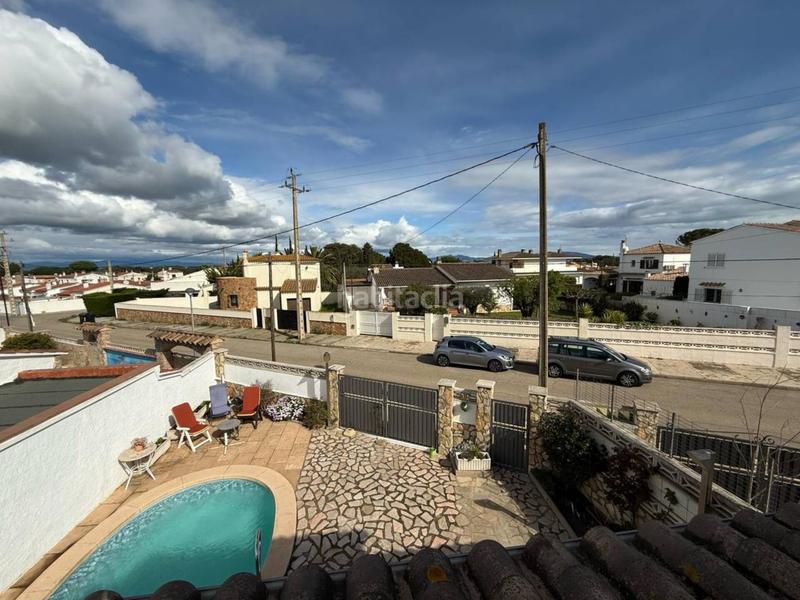 Foto d56035f4-3e1e-42fa-8d08-16c88d540e7d. Casa adossada amb piscina a Riells Escala (L´)