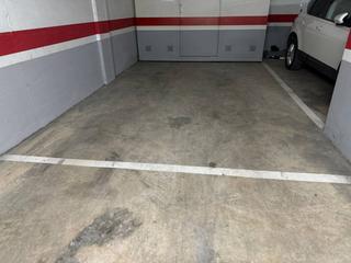 Car parking in Eixample Nord