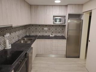 Pis a Sant Narcis. Ref 17527 zona dominiques. fantàstic pis com nou de 3 hab  a 5 m