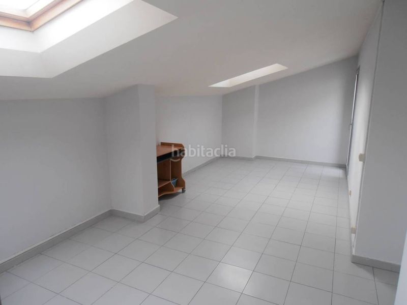 Foto 89f6a2f0-523f-4593-a801-28d1f60e2d17. Dúplex amb calefacció a Sant Narcis Girona