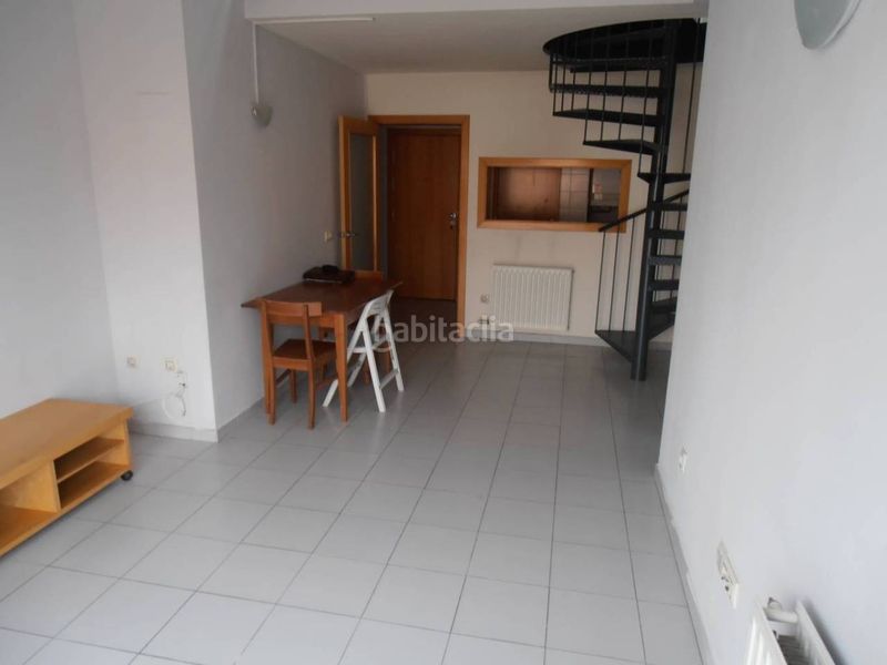 Foto e87df588-86b7-4ce8-94bc-c130c2c9347e. Dúplex amb calefacció a Sant Narcis Girona