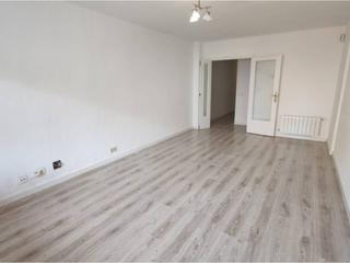 Appartement  Sant narcis. Ref.  017534. venta de piso de 4 hab. en sant narcís! precio 200