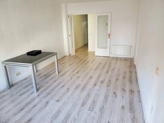 Etagenwohnung  Sant narcis. Ref.  017534. venta de piso de 4 hab. en sant narcís! precio 200