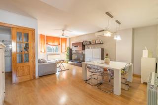 Maison jumelée à Belicena. Venta de casa pareada en vegas del genil belicena