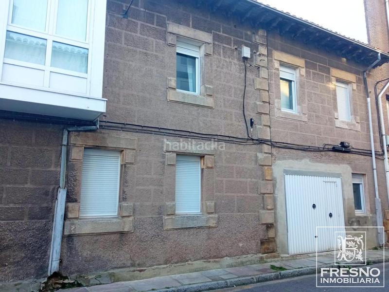 Foto 2362d740-e269-419f-8b29-59ef4c9ae180. Casa adosada casa semi adosada en el centro en Reinosa