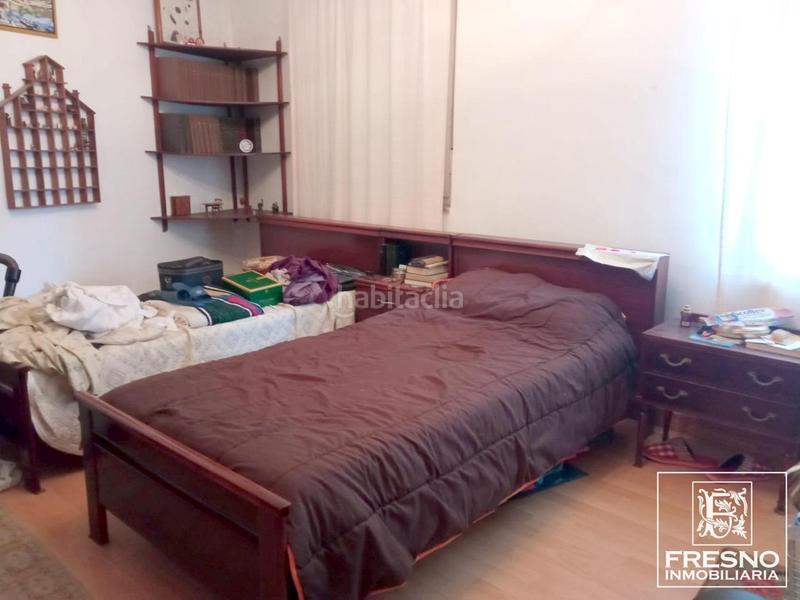 Foto d8376eb6-21aa-41d9-98c1-469efd6fbd79. Casa adosada casa semi adosada en el centro en Reinosa