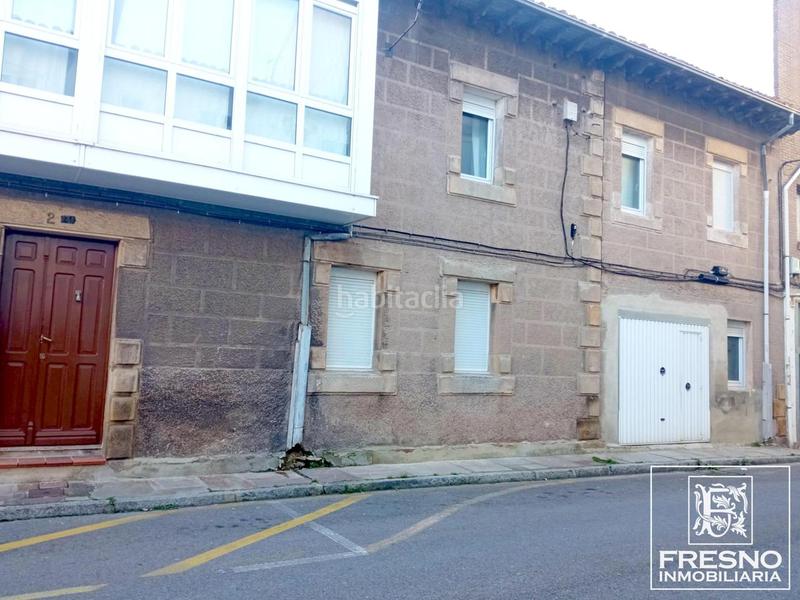 Foto e1aa1d4e-5e42-48bd-98a9-863f004a7ed7. Casa adosada casa semi adosada en el centro en Reinosa