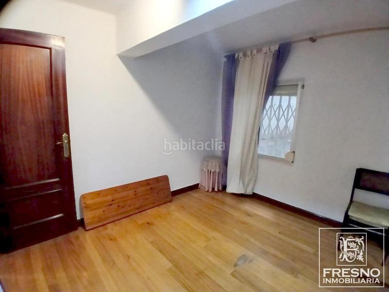 Foto f2192a68-dc4c-410a-9ec9-85f3b0f95aa0. Piso  de 3 dormitorios en camilo alonso venga en Santander