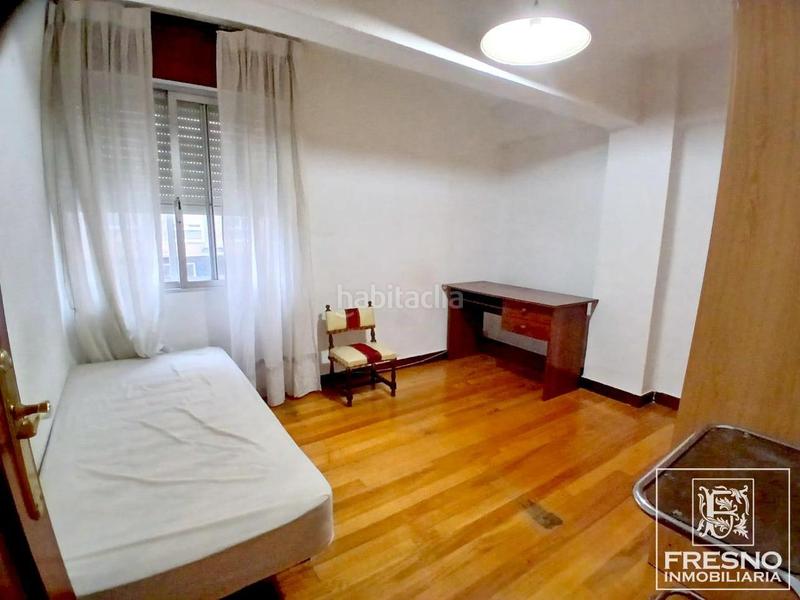 Foto ff13666f-4966-45a0-842d-6ef3faf79de3. Piso  de 3 dormitorios en camilo alonso venga en Santander