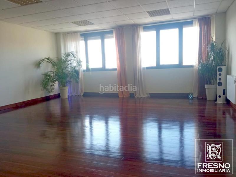 Foto f8d50ddd-5ae3-4dd5-9cf4-49a5760312cf. Oficina a Alisal - San Román Santander