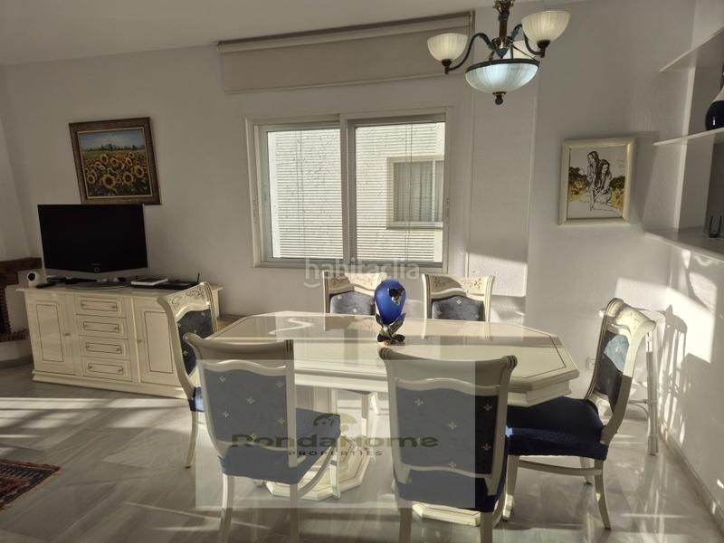 Foto ea121c4c-5402-45da-8a36-e11ce33a7e15. Miete etagenwohnung mit parking in Calahonda Mijas