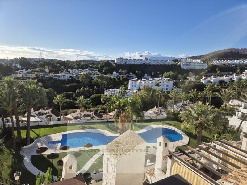 Foto ed1fd790-c23b-4cf9-936c-6082b1c41f79. Miete etagenwohnung mit parking in Calahonda Mijas