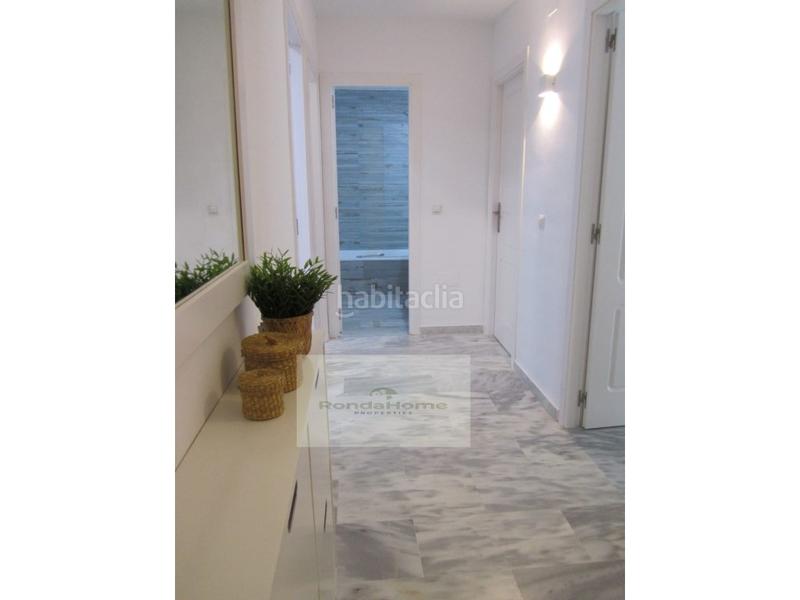 Foto b0fd5ee2-ca43-47aa-b89c-b4305e13f436. Miete etagenwohnung mit parking in Riviera del Sol Mijas