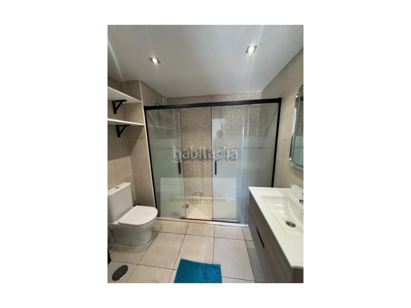 Foto 31d76bf4-8d01-46dd-8a2c-b5c238f9784c. Alquiler piso apartamento de 2 dormitorios en urb. albatros 6 totalmente reformado larga temporada. en Marbella