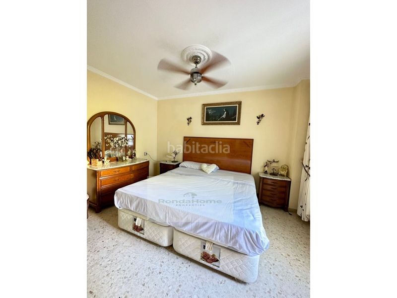 Foto fa7b5660-4e2b-464e-993b-235a0717c4e4. Pis a La Carihuela - Los Nidos Torremolinos