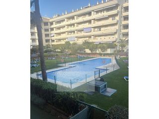 Location Appartement  Bulevar del principe alfonso de hohenlohe. Amplio piso en la milla de oro de marbella con garaje, terraza y