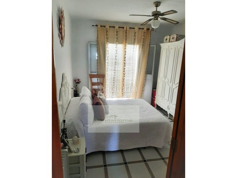 Foto e2024f8d-1527-4423-9cfa-2b7fb835158d. Casa amb aparcament a Yunquera