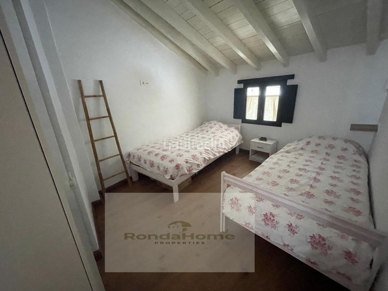 Foto b5c5eb4b-da67-4070-b905-5d471d78b6ce. Xalet amb piscina a Montejaque