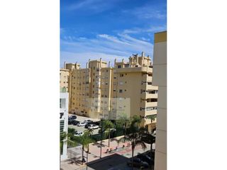 Miete Etagenwohnung  Calle jabega. Amplio piso en alquiler de larga temporada en fuengirola  zona s