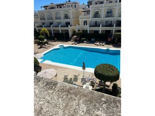 Rent Flat  Avenida del prado. Adosado dúplex con terraza, solárium y vistas a piscina en zona