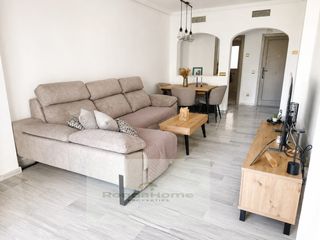 Lloguer Pis  Urbanizacion los arqueros. Exclusivo bajo de 2 dormitorios con jardín, terraza y piscina en