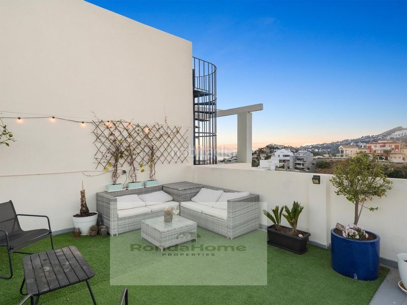 Foto 5e5b3490-f8dd-4880-bf7d-35eb22f1f164. Àtic amb aparcament a Zona Centro Comercial Torrequebrada Benalmádena