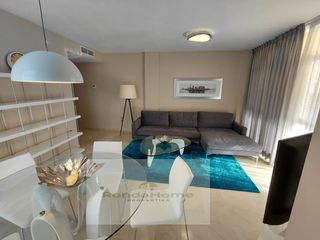 Miete Etagenwohnung  Calle juan de robles. Amplio apartamento de 2 dormitorios con garaje en una excelente