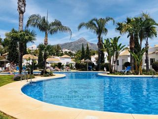 Location Appartement  Urbanización los naranjos de marbella. Elegante apartamento con amplia terraza en nueva andalucía, a po