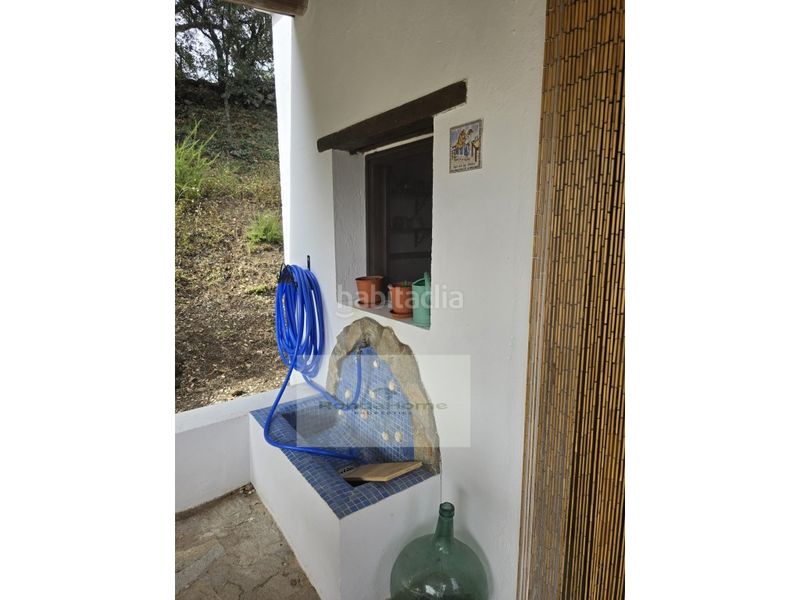 Foto bce56c7e-1c5e-460d-8330-c06ab610e6ce. Masia amb aparcament a Jubrique