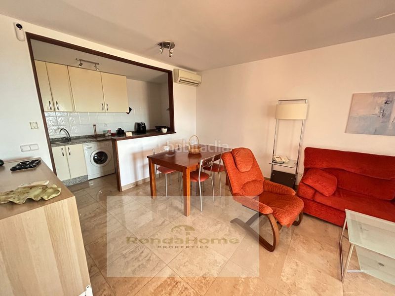 Foto 8fc7b755-bef1-4cd6-a330-6674c35293f4. Rent flat with parking in Alcorrín Manilva