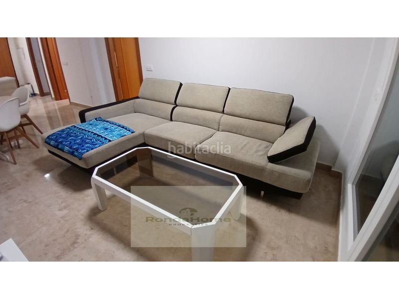 Foto 4290d422-8a18-4e3d-aa0e-351c749989fe. Rent flat with parking in Chullera Manilva