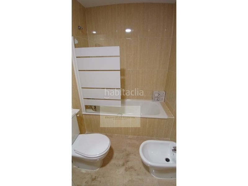Foto 5472ad63-a1de-4c83-a9d7-9e0acf1452a0. Rent flat with parking in Chullera Manilva