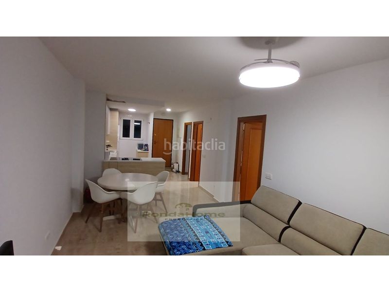 Foto 8740d2c0-a91b-433e-b955-e547e50cb833. Rent flat with parking in Chullera Manilva