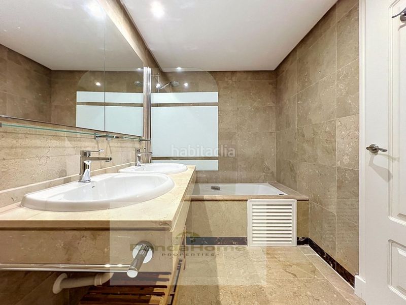 Foto 2ce53adb-b197-4478-bf87-f2bed6e12681. Rent flat with parking in La Duquesa Manilva
