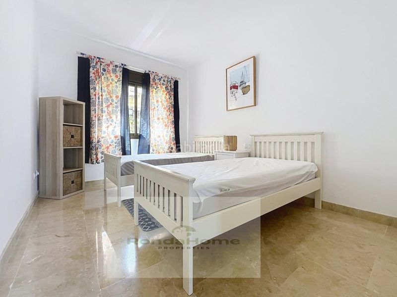 Foto a2084b81-b54d-41da-bc8c-0d3d77eb6b88. Rent flat with parking in La Duquesa Manilva