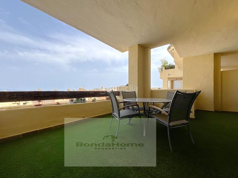 Foto b646bc47-1689-4c87-9cd5-a1409b893775. Rent flat with parking in La Duquesa Manilva