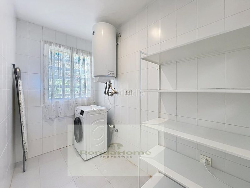 Foto cd18540a-a59e-4de3-aa5c-e937a1a61db1. Rent flat with parking in La Duquesa Manilva
