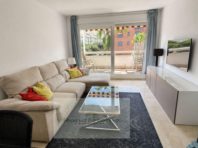 Foto 838a9bf3-f779-41c2-b87c-9d891991a3f0. Location appartement avec parking dans Playamar - Benyamina Torremolinos