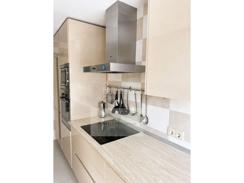 Foto 910ef09e-4027-4000-b7dd-ce2023a60e57. Miete etagenwohnung mit parking in Playamar - Benyamina Torremolinos
