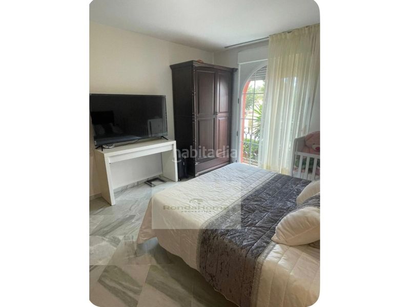 Foto d2ab11d8-5515-4462-b864-9a613232ec15. Rent flat with pool in Costabella Marbella