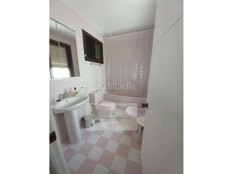 Foto b603b2fd-78ce-480b-bb8e-f6e2cfff7c2c. Lloguer dúplex a Centro Estepona